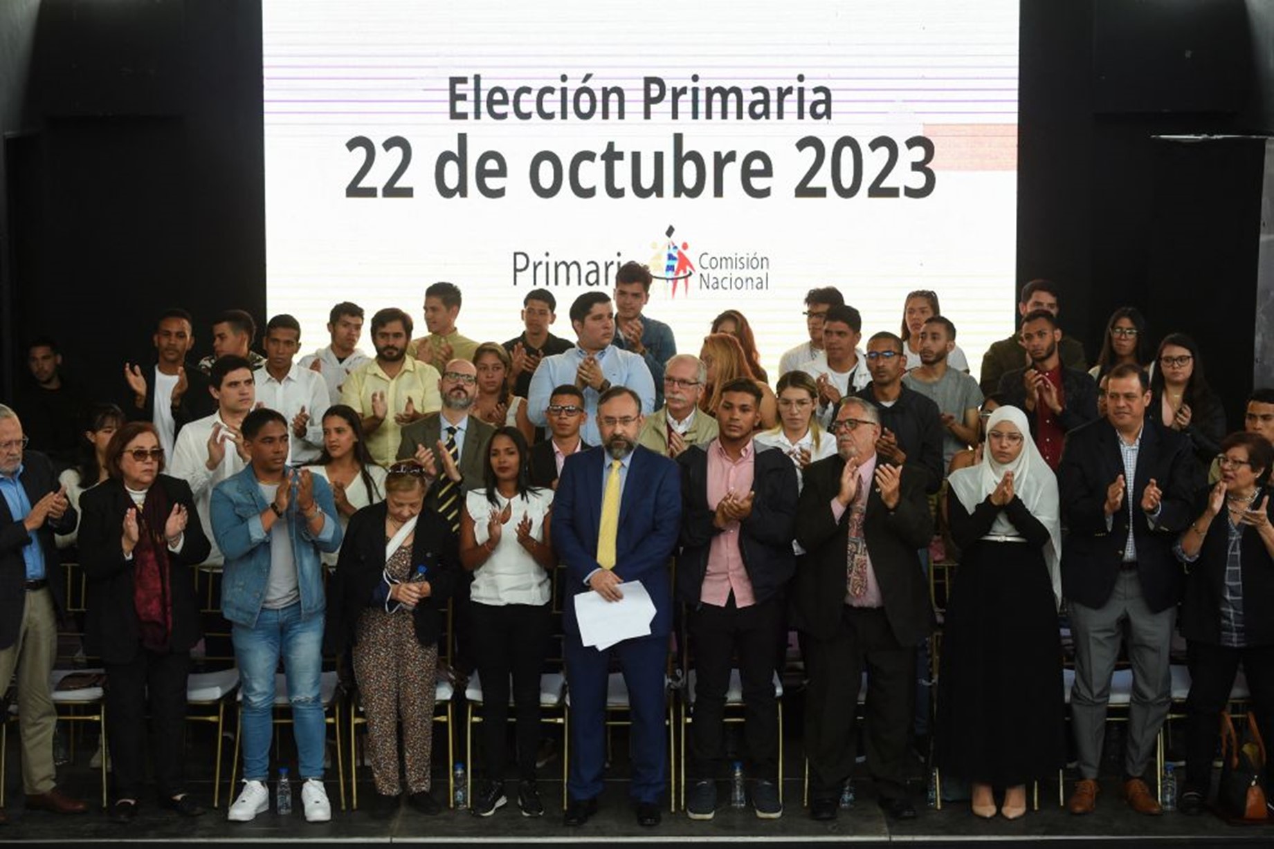 Venezuela oposición acuerda primarias y candidato único contra Maduro